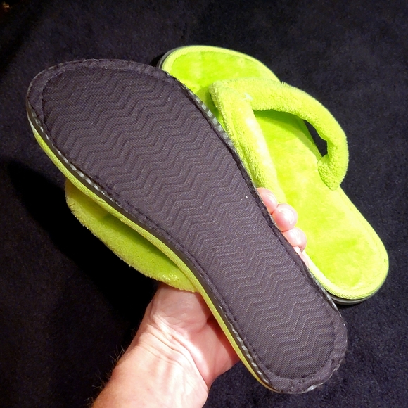 NEW Adorable Lime Green Cushy Comfy 'n Cozy Soft Slipper Slip On Flip Flops 5 - Picture 10 of 10